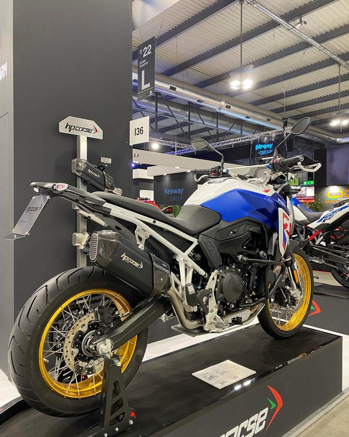 Neuigkeiten von HP Corse: Neue Auspuffanlagen für die BMW F900GS!